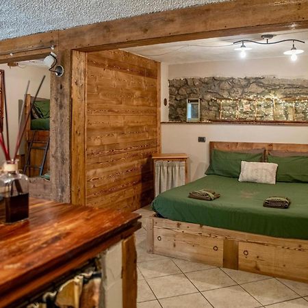 La Maison De Karen The Deer House Gignod Exterior foto