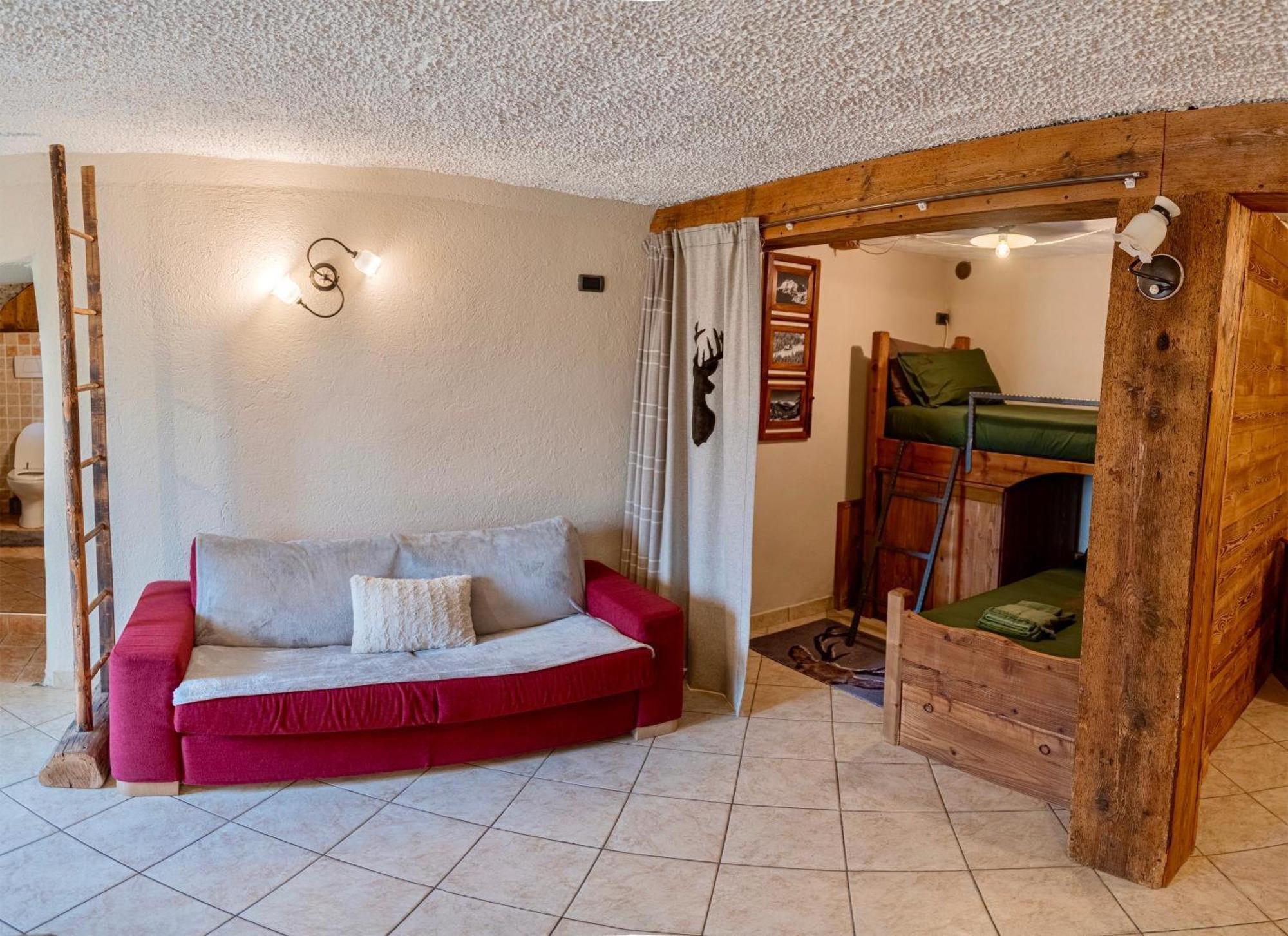 La Maison De Karen The Deer House Gignod Exterior foto